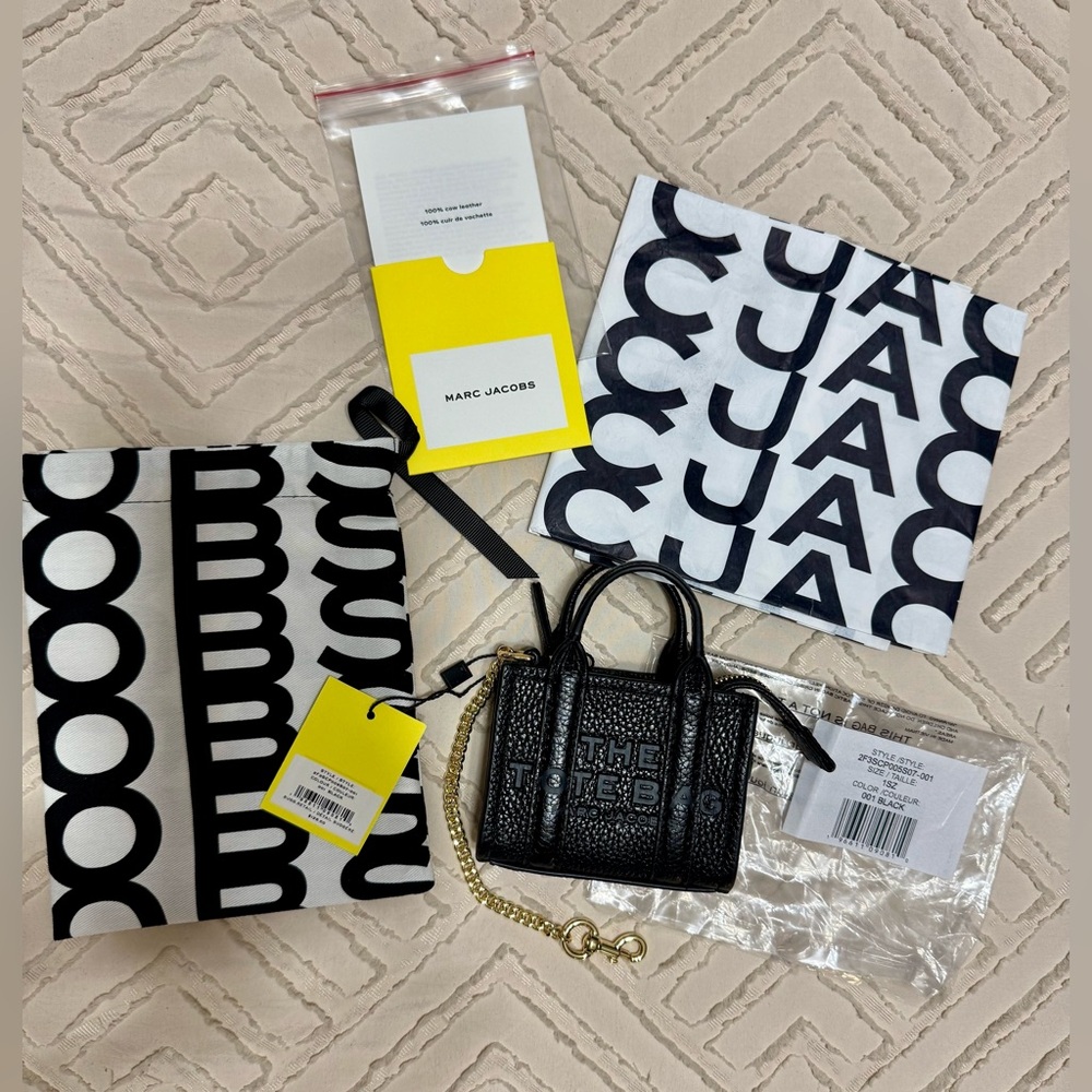 Marc Jacob’s-The Nano Tote Bag Charm-READ BELOW!!!